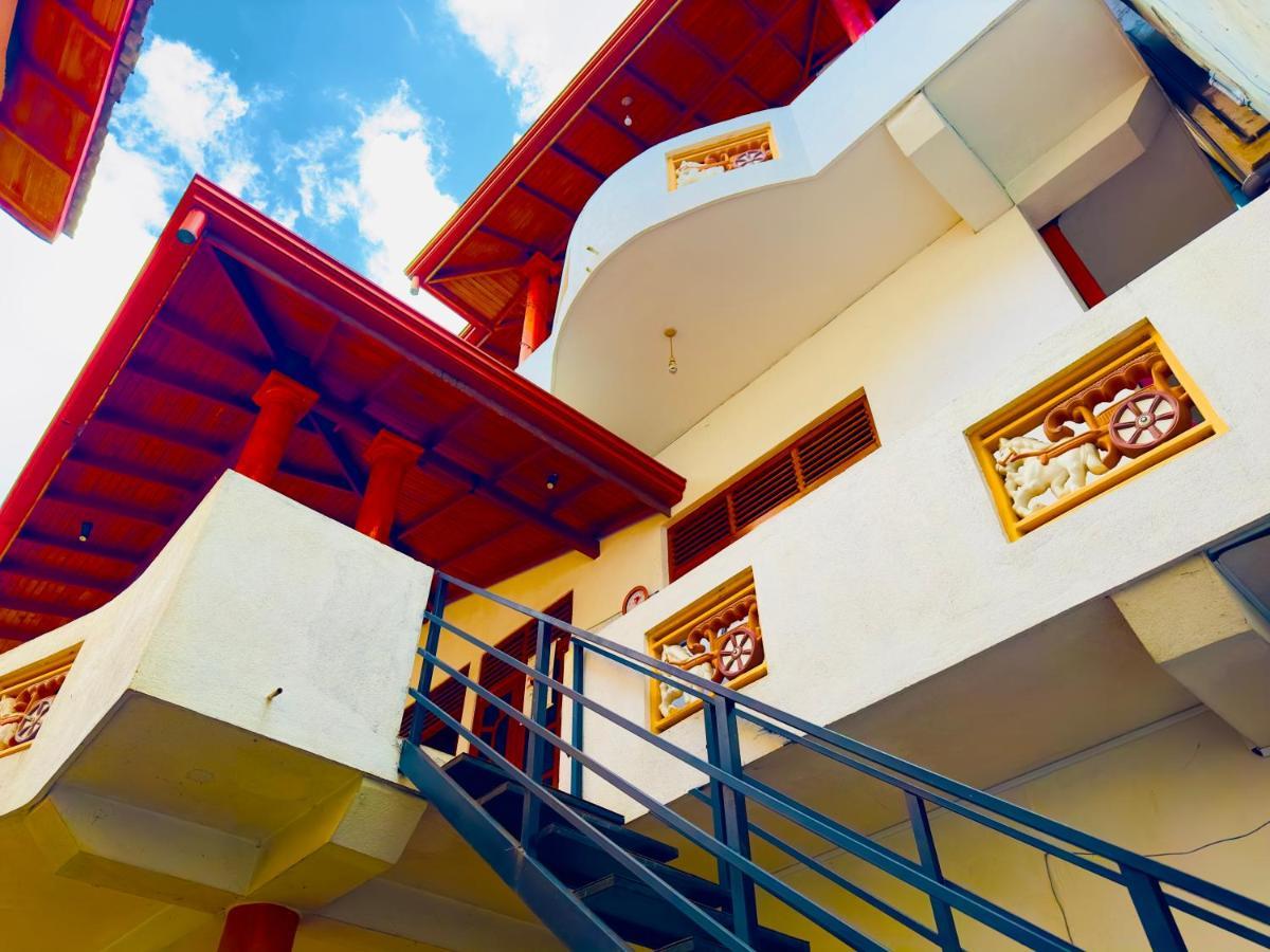 Golden Town Hotel 坦加拉 外观 照片