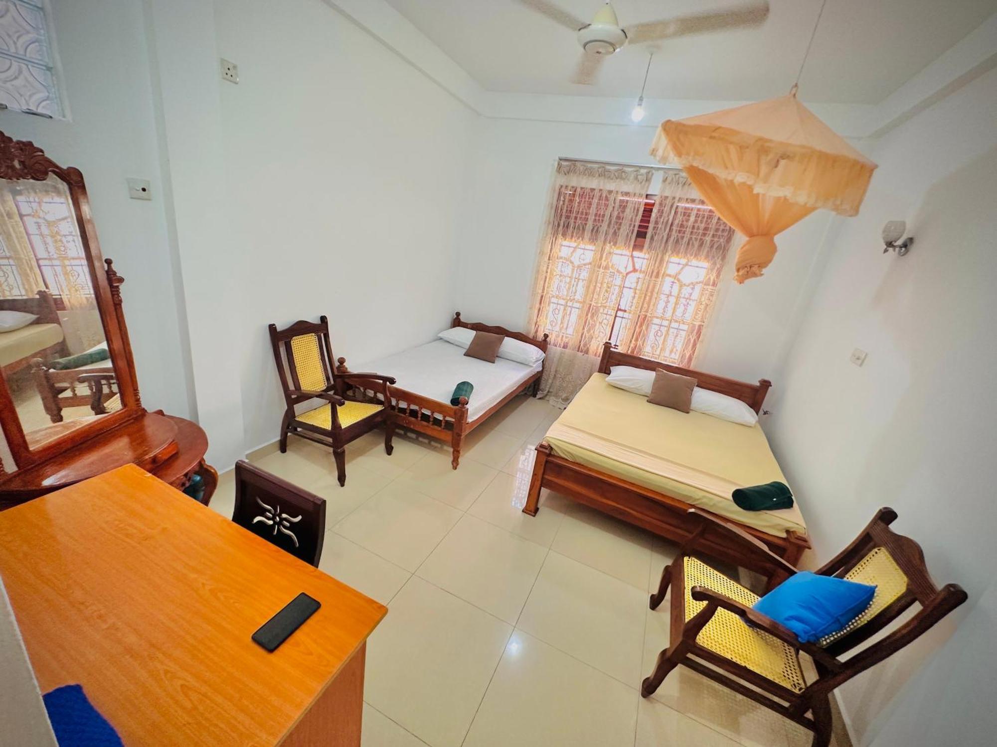 Golden Town Hotel 坦加拉 外观 照片