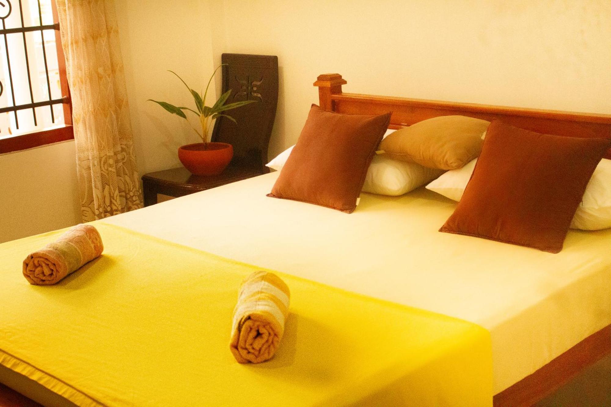 Golden Town Hotel 坦加拉 外观 照片
